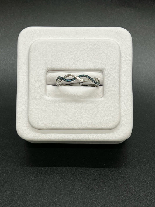 Blue/White Diamond Ring